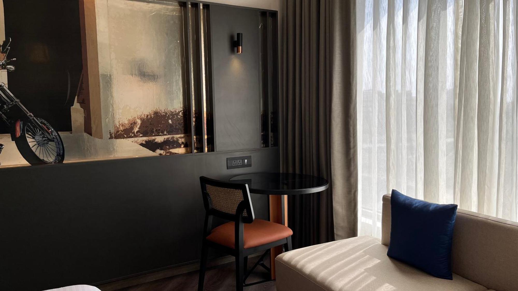 Ramada Encore By Wyndham Indore Nipania Exterior foto